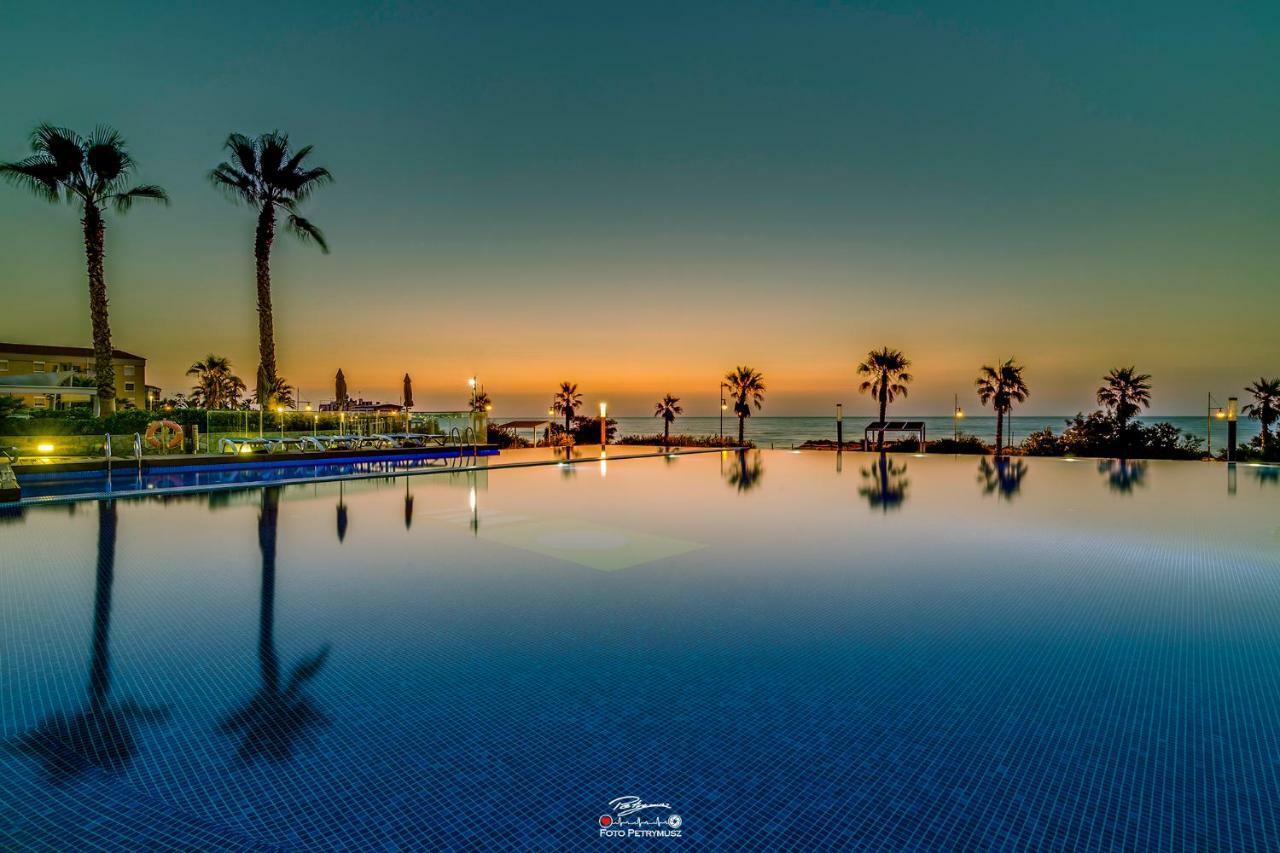 Torrevieja - Punta Prima Sea Senses Apartman Kültér fotó